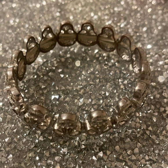 NWOT SKULL BRACELET - Picture 4 of 4